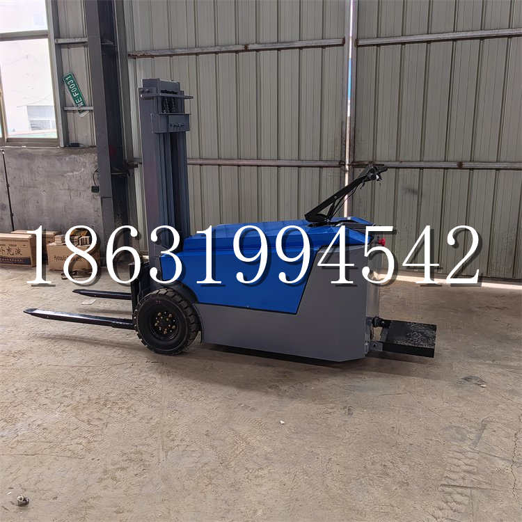 双辽市全电动叉车插腿式堆高车液压装卸车1.5吨升高小型站驾式铲车